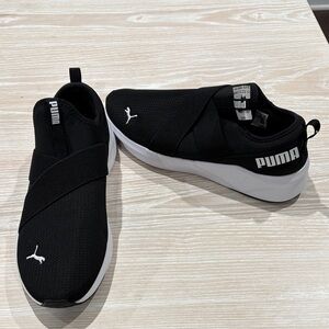 Puma prowl Black and White Slip-On Shoes Sneakers sz 10